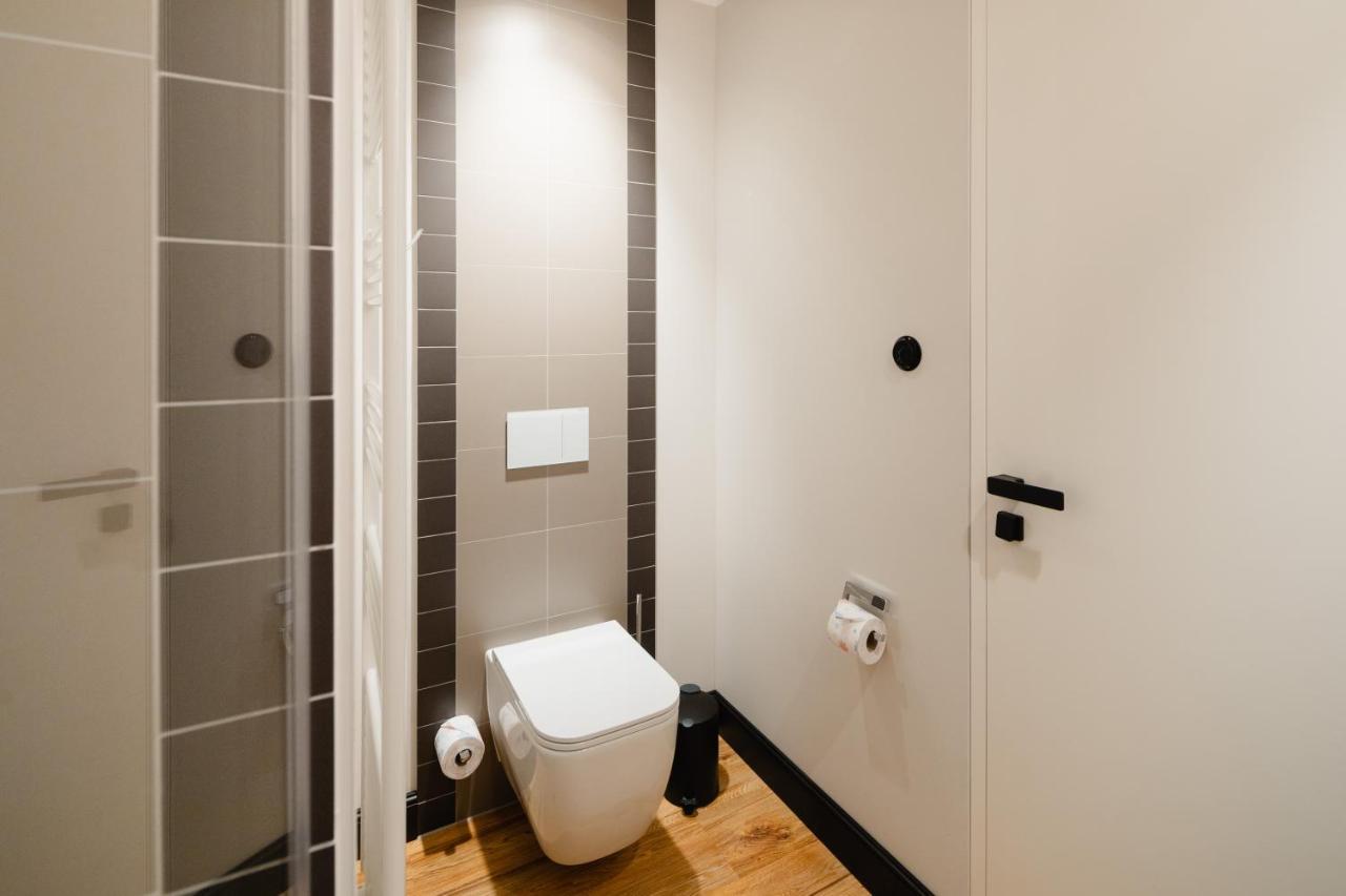 J Huus 4 I 99m I I Kurplatz I Eg I Terrasse I Ruhig I King I Fb Heizung I Privateingang I Huus Design Apartment *